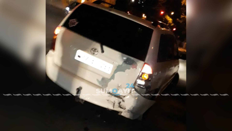 Sumqayıtda piyadalara yol verən sürücü qəzaya düşdü