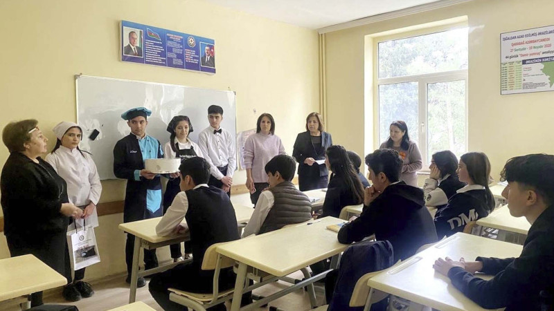 Peşə Təhsil Mərkəzinin heyəti şagirdlərlə görüş keçirib