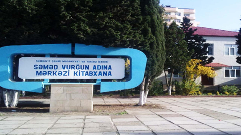 Balaca fidanlar Uşaq Kitabxanasına ekskursiyaya gediblər