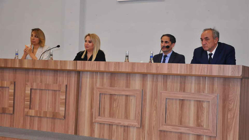 Sumqayıtda məktəb rəhbərləri ilə görüş baş tutub