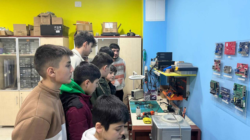 “SUMbuilders” komandası “Helind Enerji” şirkətində ekskursiyada olub