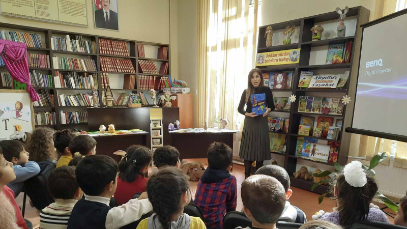 Balaca fidanlar Uşaq Kitabxanasına ekskursiya ediblər