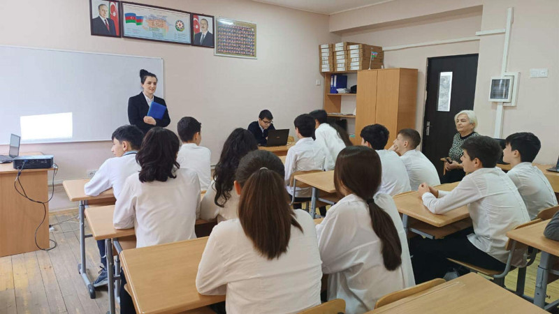 Məktəblilərə ümummilli lider Heydər Əliyevə həsr olunmuş elmi-praktik seminar keçirilib