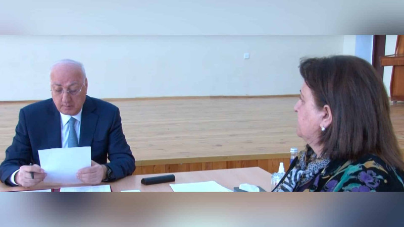 Zakir Fərəcov sakinlərin qayğıları ilə maraqlanıb