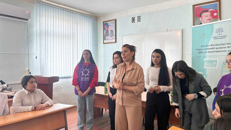 Gənclər Evinin mentor və könüllüləri təhsil ocağında təlim keçiriblər