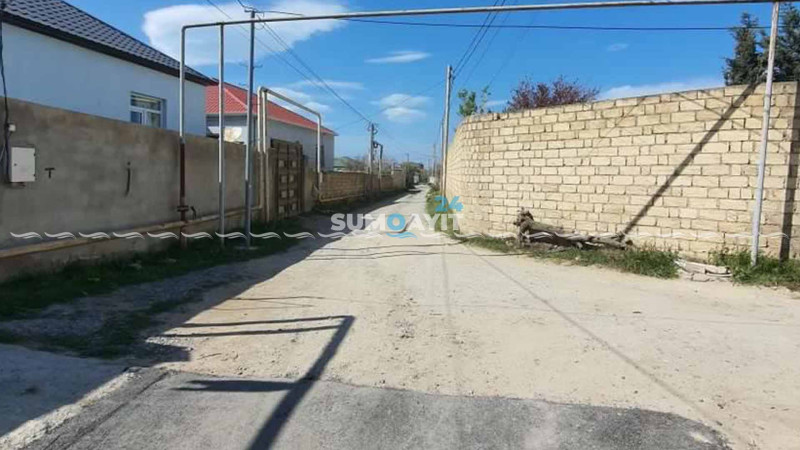 Göygöl küçəsində asfalt yarımçıq çəkilib