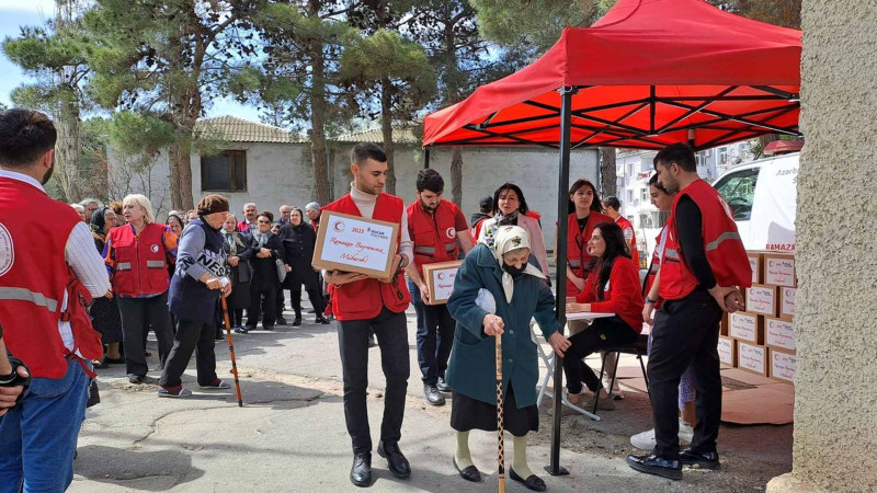 Ramazan bayramında 337 ailəyə sovqatlar paylanıb