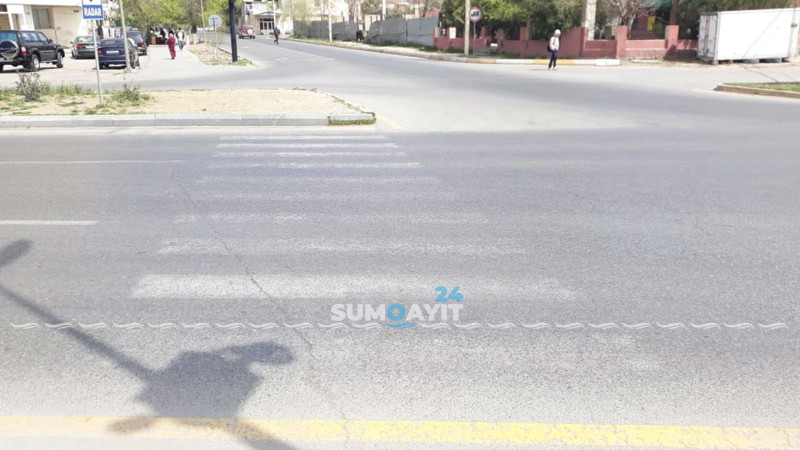 Yol istifadəçilərinin təhlükəsizliyini təmin etməyən piyada keçidi