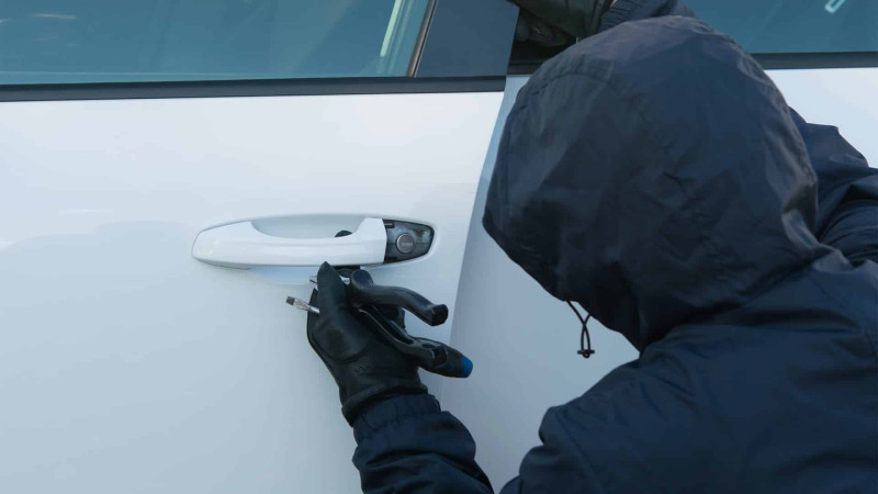 Oğurluqda şübhəli bilinən qadın tutulub