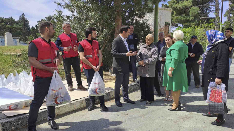 Sumqayıtda aztəminatlı ailələrə  və ahıllara bayram sovqatı paylanılıb