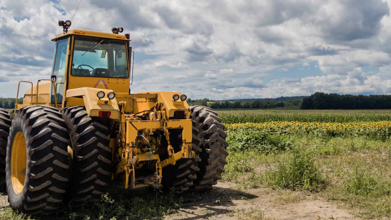 Sumqayıtda traktorun kotanını oğurladılar