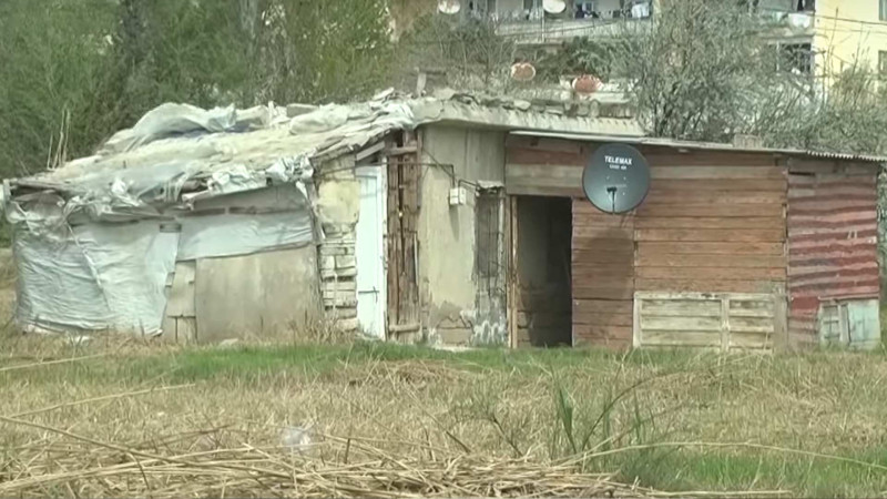 Tualetdə yaşayan ailə ilə bağlı AÇIQLAMA