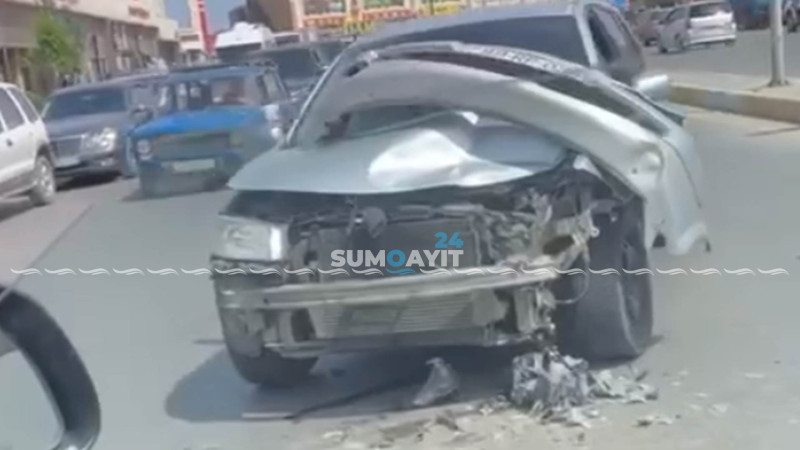 Məhəmməd Əsədov küçəsi: işıqforun önündə qəza olub