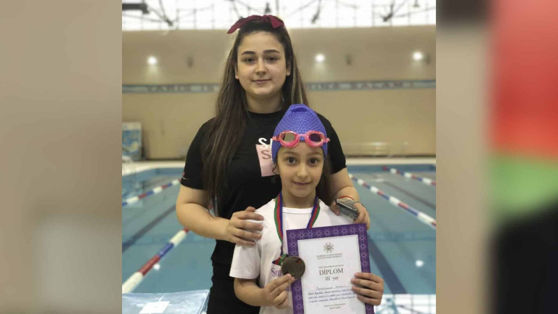 7 yaşlı üzgüçümüz respublika üzrə bürünc medal qazanıb
