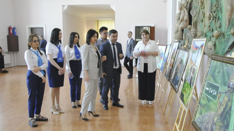 Ümummilli lider Heydər Əliyevin 100 illiyinə həsr olunmuş rəsm sərgisi təşkil olunub