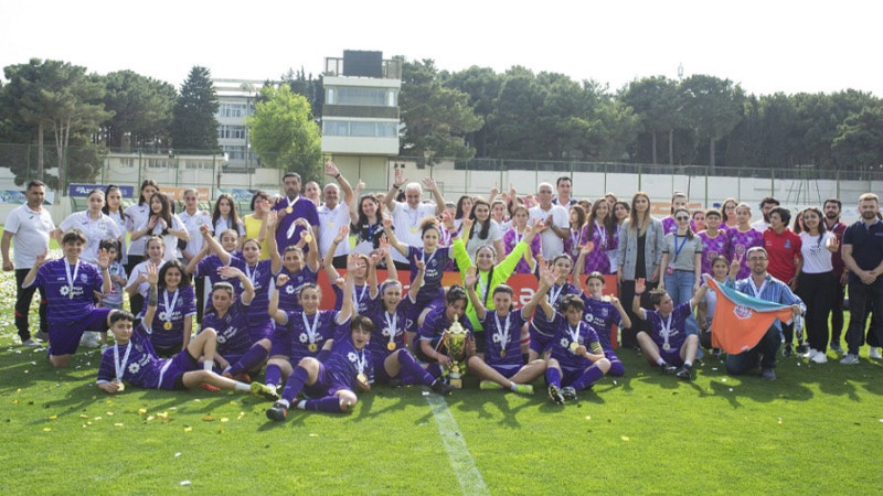 Çempionluğu təmin etmiş futbolçu qızlarımız mövsümün son qarşılaşmasını qələbə ilə bitiriblər