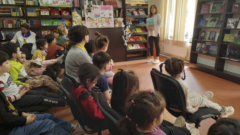 Balaca fidanlar üçün kitabxanada nağıl saatı təşkil olunub
