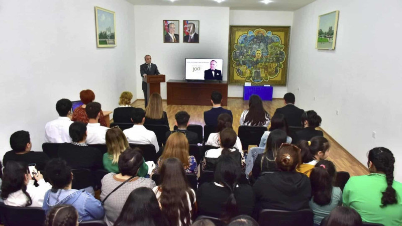 Sumqayıtda ulu öndərin yubileyinə həsr olunmuş ədəbi-bədii gecə keçirilib