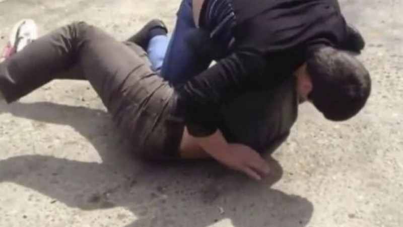 Sumqayıtda kişi borca görə tanışını döyüb