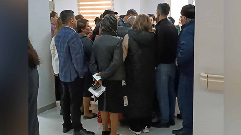 Sumqayıtlılar 1 nömrəli Xəstəxanada qəbul prosesindən narazıdırlar