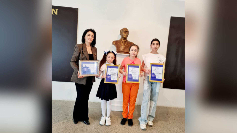 Məktəblilərimiz beynəlxalq müsabiqədə layiqincə çıxış ediblər