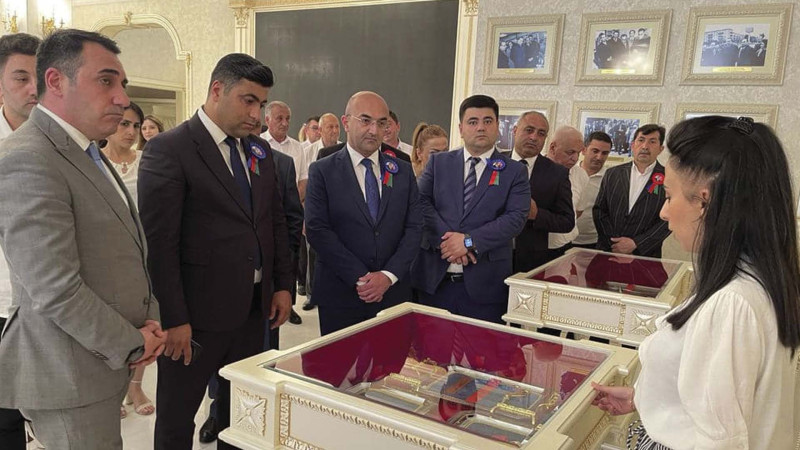 Sukanal İdarəsinin əməkdaşları Heydər Əliyev Mərkəzini ziyarət ediblər