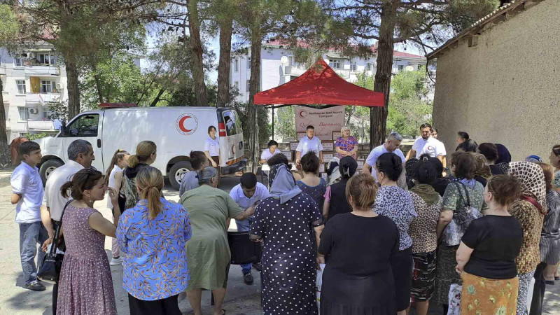 Sumqayıtda 100 ehtiyaclı ailə və ahıla bayram sovqatları verilib