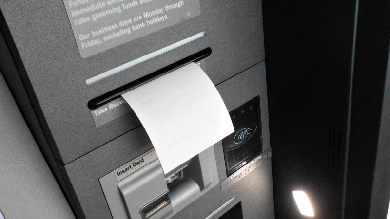 Sumqayıtda ödəmə terminalından 275 manat oğurlanıb