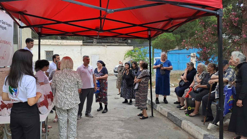 İcra Hakimiyyəti ehtiyaclı ahıllara qurban əti paylayıb