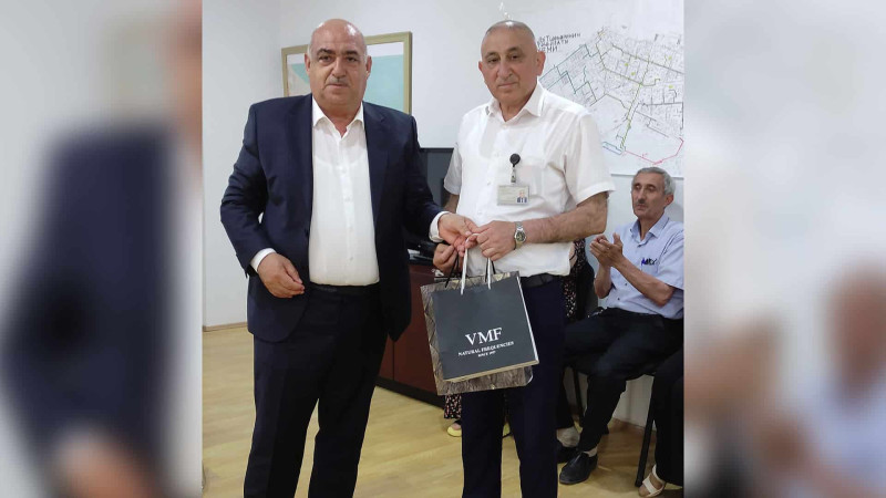 Ömrünün 46 ilini qaz təsərrüfatında çalışan rəis kollektivlə vidalaşıb