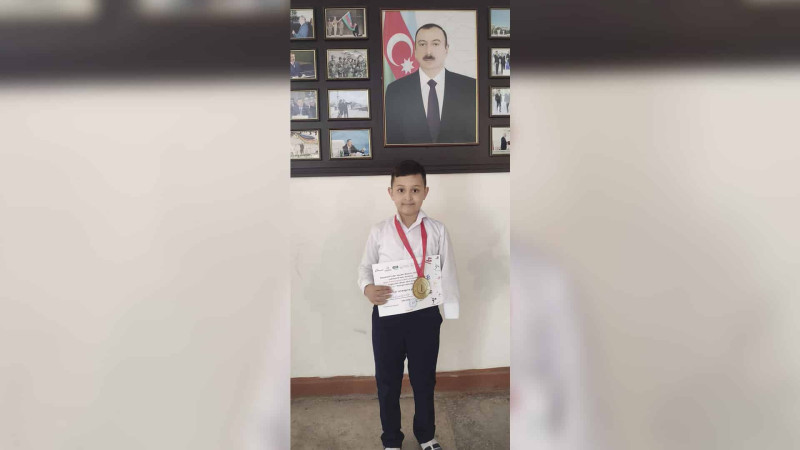 Məktəblimiz üzgüçülük yarışında 1-ci yeri tutub