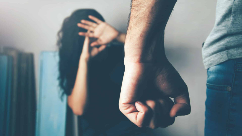 Sarayda kişi qızını döyüb, hamilə arvadını isə dəmir parçası ilə öldürüb - HÖKM