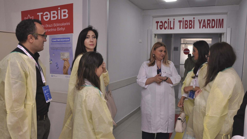 Xaricdən gələn azərbaycanlı həkimlər təqdimatla çıxış ediblər