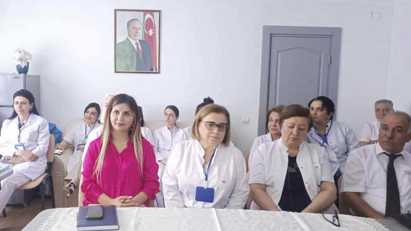Tibb işçilərinə “Südvəzi xərçəngi” mövzusunda seminar keçirilib