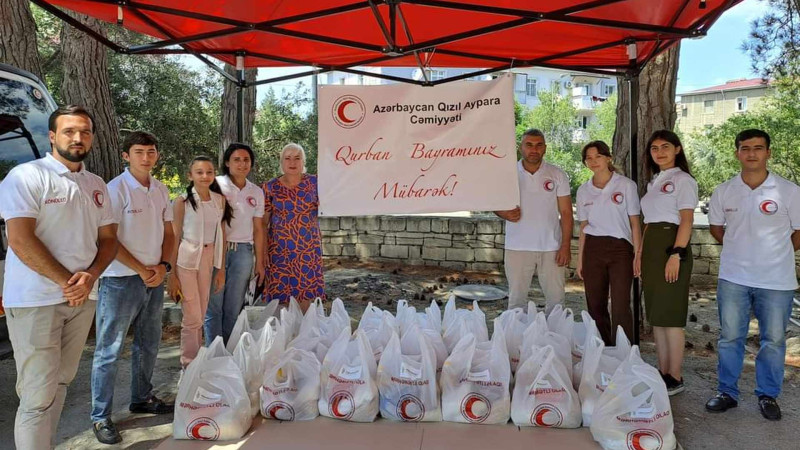 Sumqayıtda növbəti partiya Qurban sovqatları paylanılıb