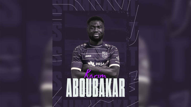 Karim Abubakar yeni klubla anlaşıb