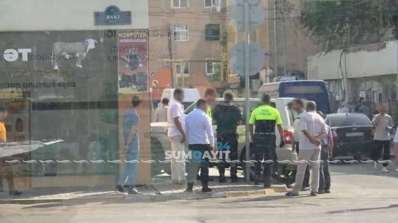 Sumqayıtda avtomobil mağazaya “girib”