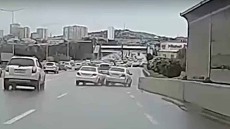 Bakı-Sumqayıt yolunda diqqətsiz sürücü qəza törədib