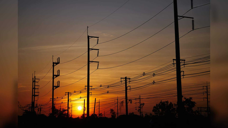 Evlərə verilən elektrik enerjisi avadanlıqları sıradan çıxarır