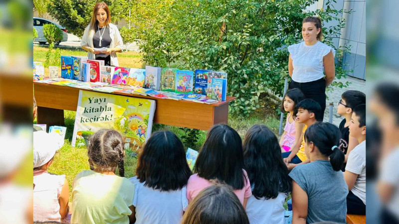 Yay düşərgəsində uşaqlar üçün kitab sərgisi təşkil olunub