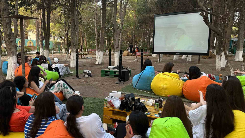 Bələdiyyə parkında Azərbaycan filmi nümayiş olunub