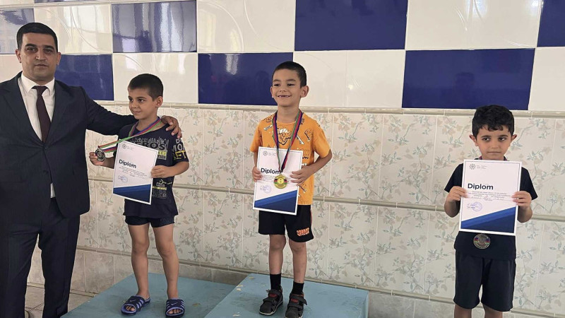 İdmançılarımız üzgüçülük yarışında güclərini sınayıblar