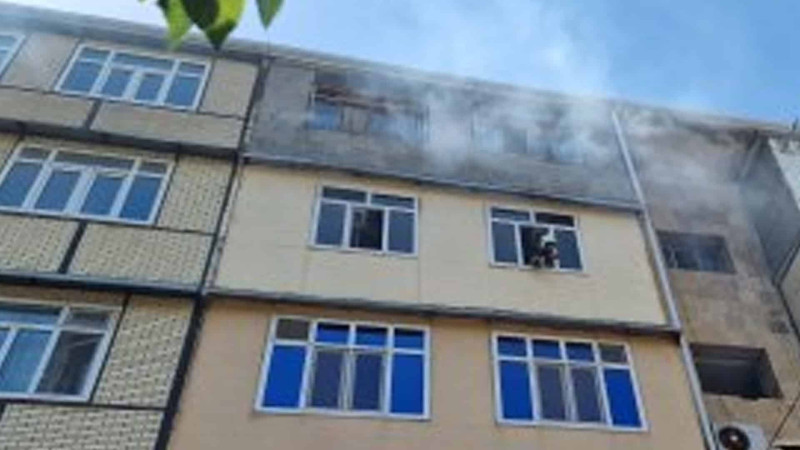 12-ci mikrorayonda yaşayış binasında yanğın olub