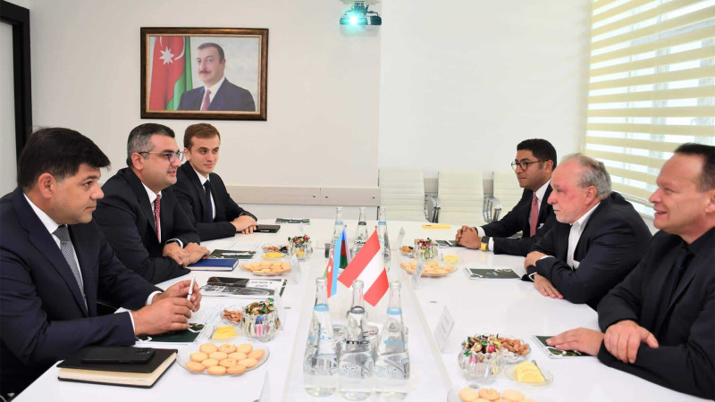 Xarici investorlar “SOCAR Polymer”in məhsullarının imkanlarını müzakirə ediblər