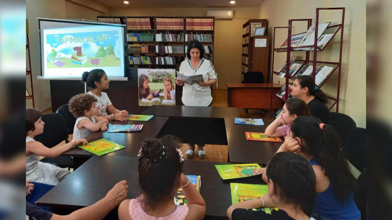 Kiçik yaşlı oxucular üçün məlumat saatı təşkil olunub