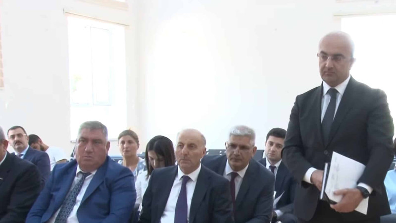 Zakir Fərəcov sakinləri qəbul edib