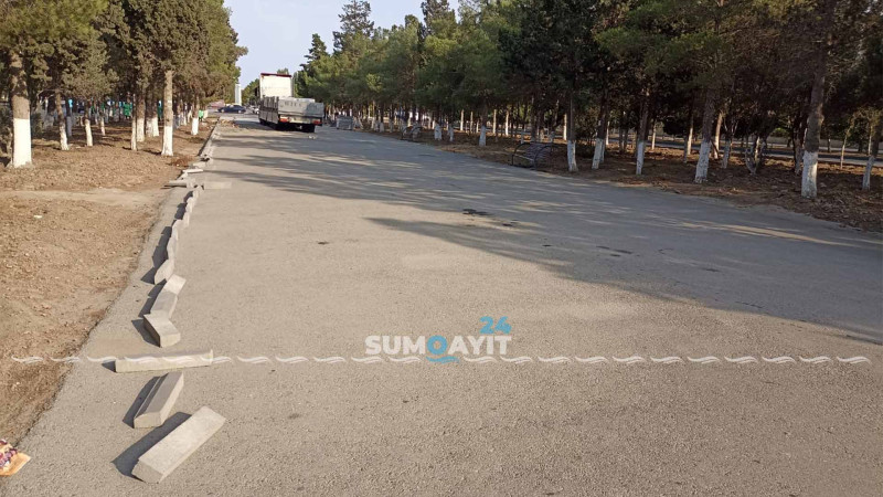 SDU-nun önündəki xiyaban əsaslı təmir olunur