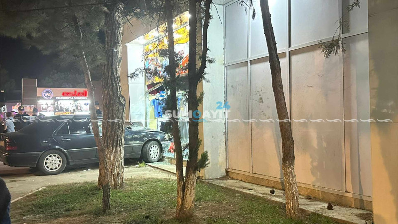 “Mercedes” məktəb ləvazimatları mağazasına “girib”