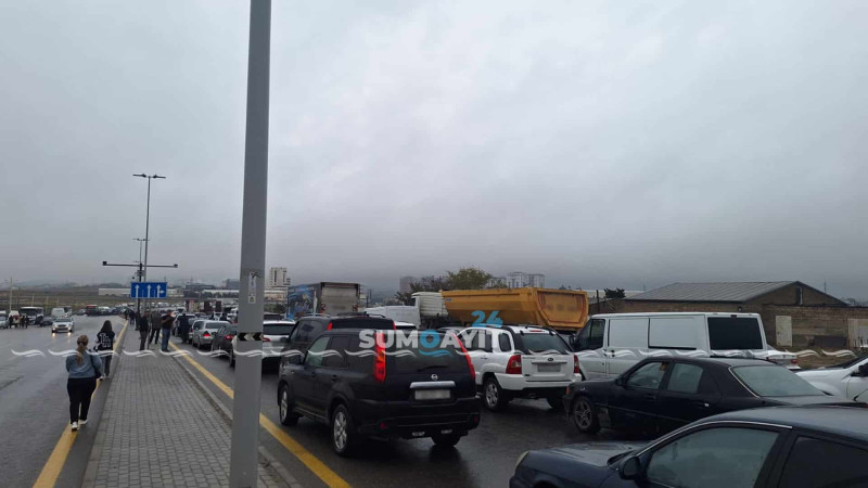 Bakı-Sumqayıt: yolun bağlanması tıxaca səbəb olub