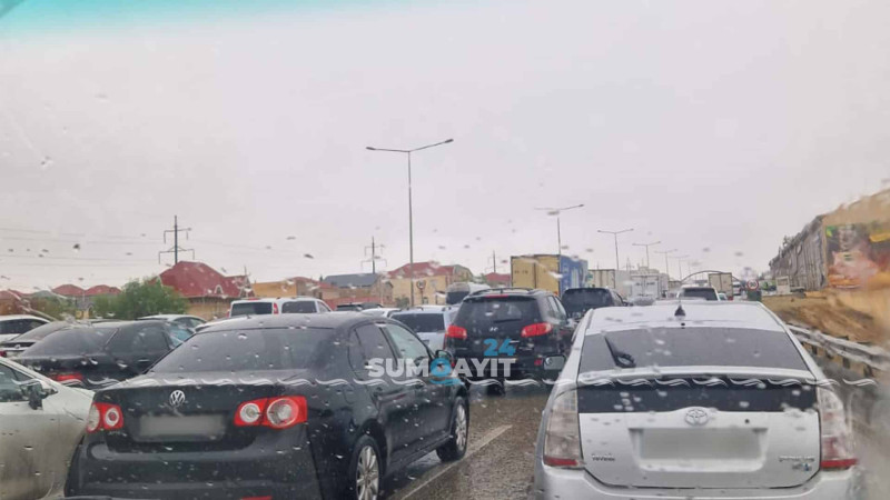 Leysan Bakı-Sumqayıt yolunda uzun tıxaca səbəb olub
